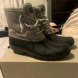 Sorry Girls duck boot size 3